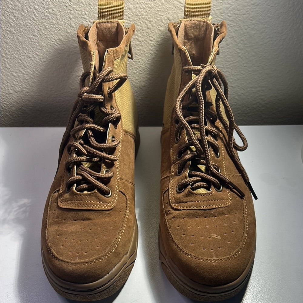 Women’s Tan Boots